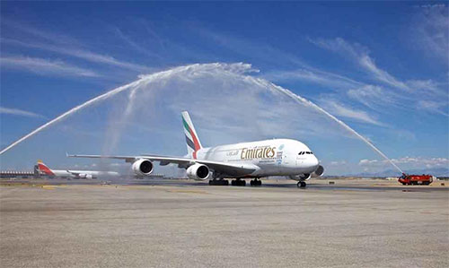 avión de la aerolínea Emirates Un avión con 500 personas a bordo puesto en cuarentena en Nueva York